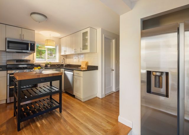 7 Beach St, Newton, MA 02460