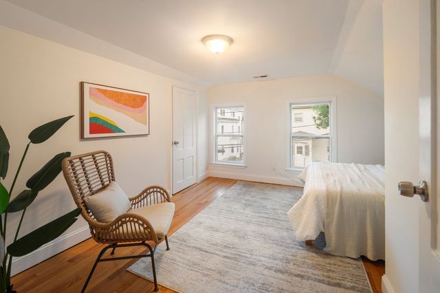 7 Beach St, Newton, MA 02460
