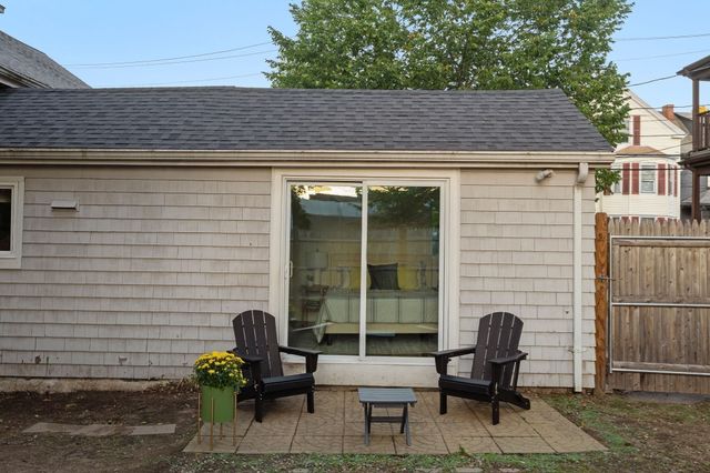 7 Beach St, Newton, MA 02460