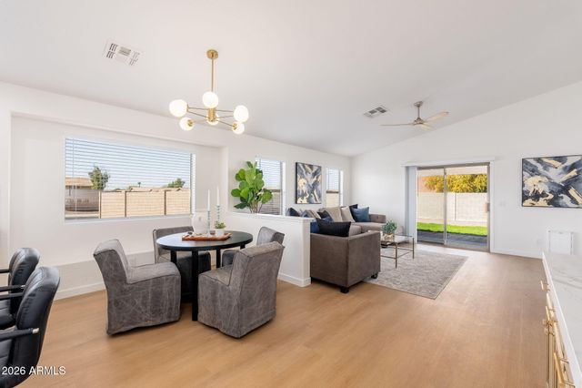 1704 E SOUTH MOUNTAIN Avenue, Phoenix, AZ 85042