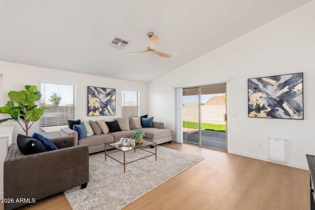 1704 E SOUTH MOUNTAIN Avenue, Phoenix, AZ 85042