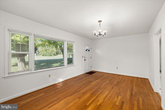 8251 HICKORY DR, King George, VA 22485