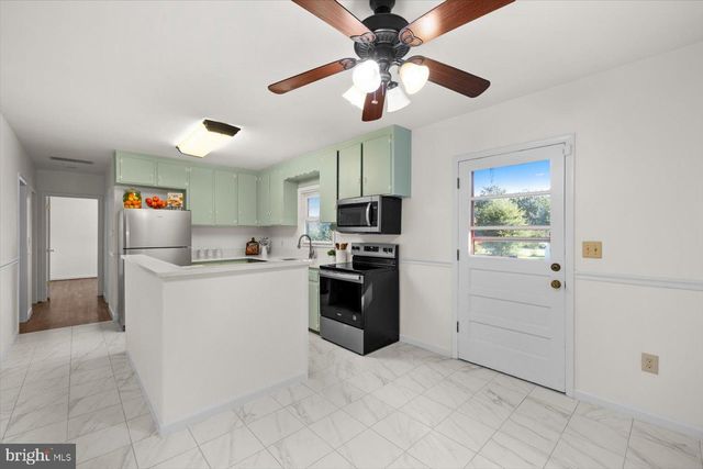 8251 HICKORY DR, King George, VA 22485