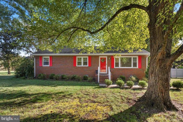 8251 HICKORY DR, King George, VA 22485