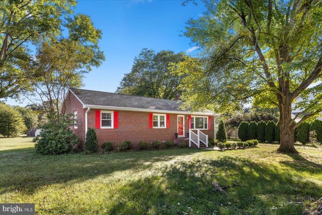 8251 HICKORY DR, King George, VA 22485