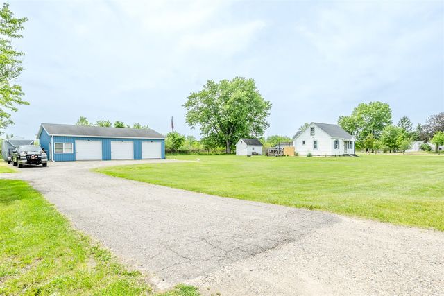 3156 W Lemon Creek Road, Bridgman, MI 49106