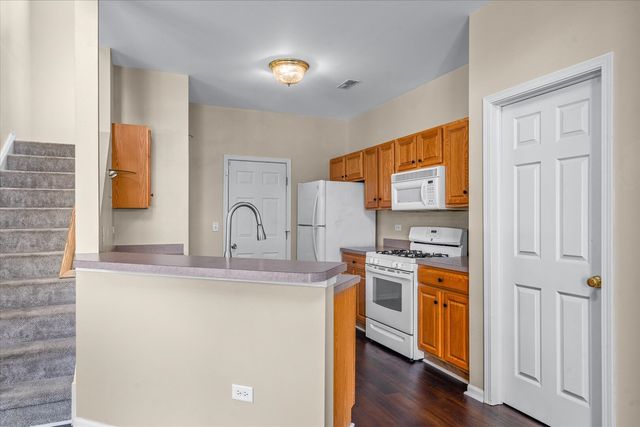 545 Pinebrook Drive, Bolingbrook, IL 60490