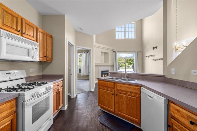 545 Pinebrook Drive, Bolingbrook, IL 60490