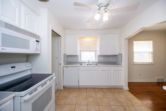 711 Kayser Avenue, Royal Oak City, MI 48067