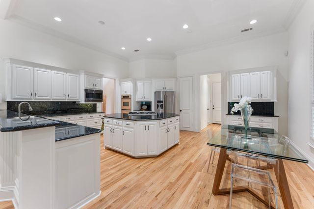 17 Woodcreek Lane, Frisco, TX 75034