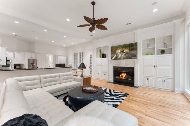 17 Woodcreek Lane, Frisco, TX 75034