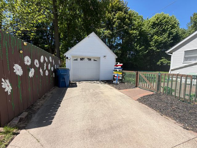 731 Jenks Boulevard, Kalamazoo Twp, MI 49006