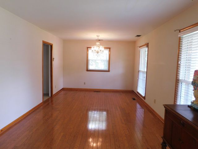 1144 Spencer Ave, Gallatin, TN 37066