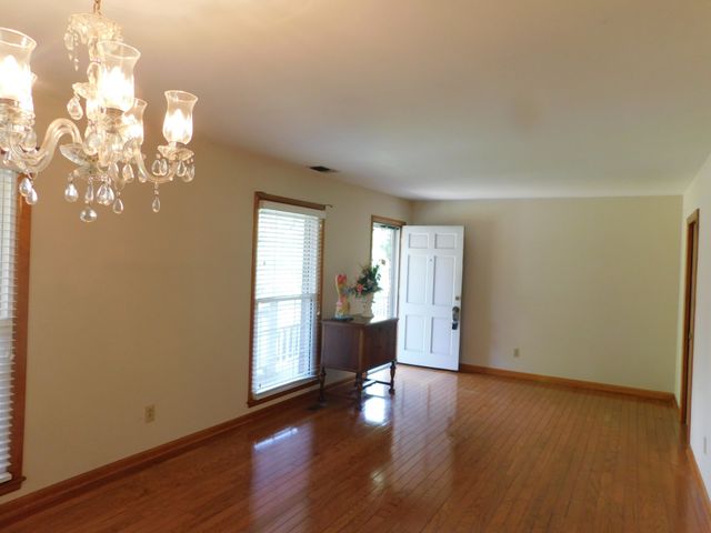 1144 Spencer Ave, Gallatin, TN 37066