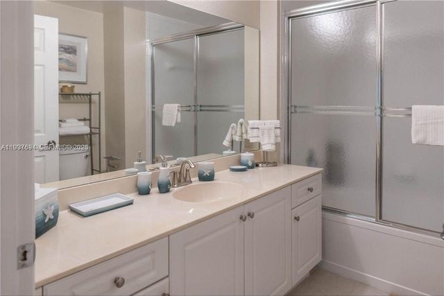 2916 Tuscany Ct 201, Palm Beach Gardens, FL 33410