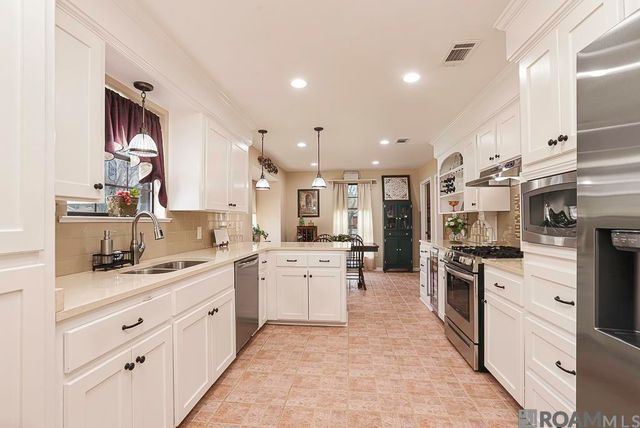 1127 S Vista Ave, Gonzales, LA 70737