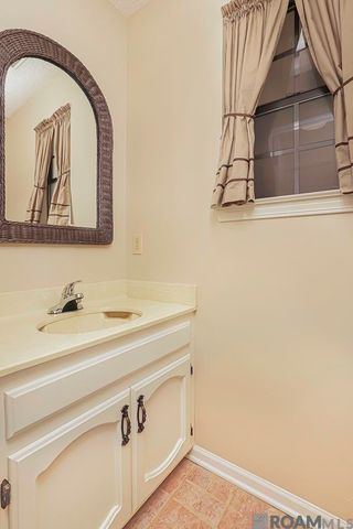 1127 S Vista Ave, Gonzales, LA 70737