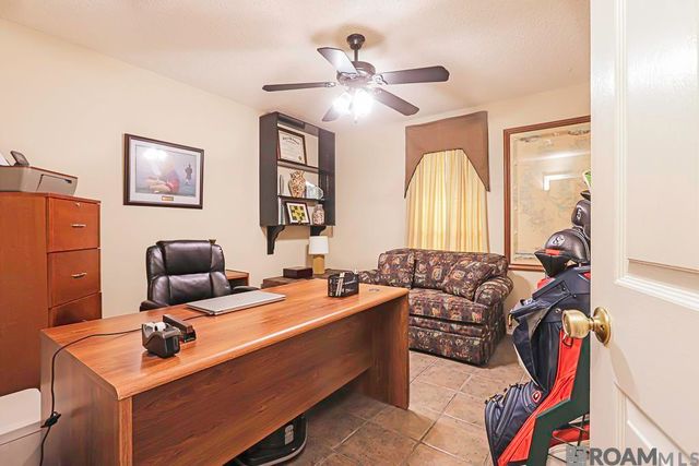 1127 S Vista Ave, Gonzales, LA 70737