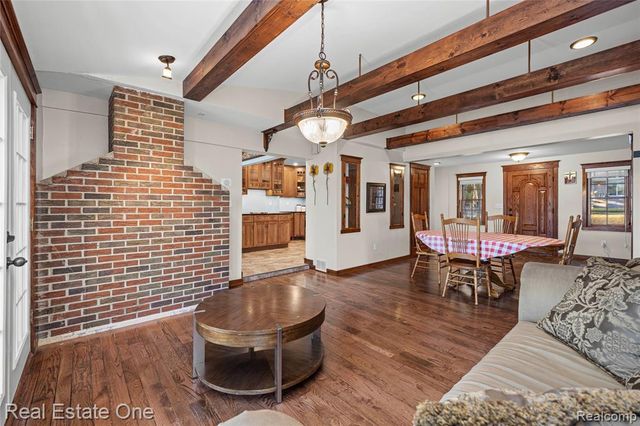 2739 Lakeridge, Wixom, MI 48393