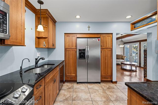 2739 Lakeridge, Wixom, MI 48393