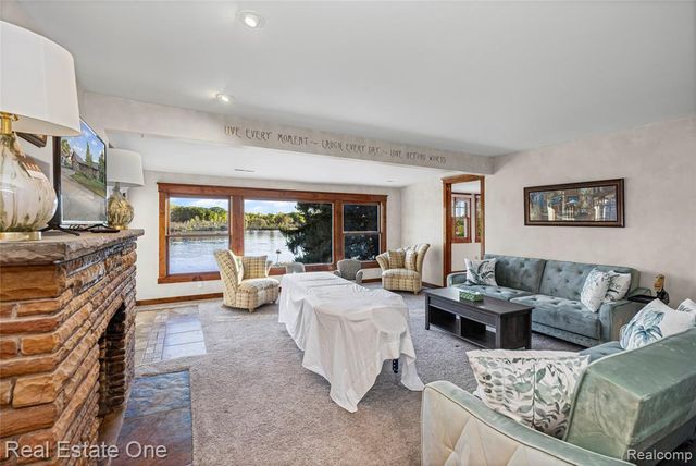 2739 Lakeridge, Wixom, MI 48393