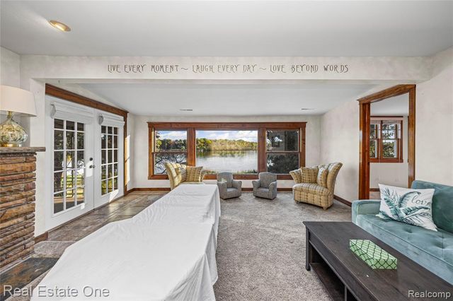 2739 Lakeridge, Wixom, MI 48393