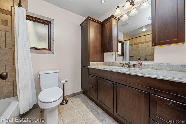 2739 Lakeridge, Wixom, MI 48393