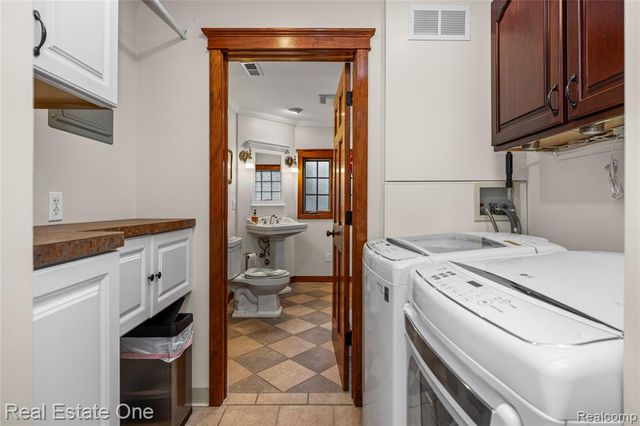 2739 Lakeridge, Wixom, MI 48393