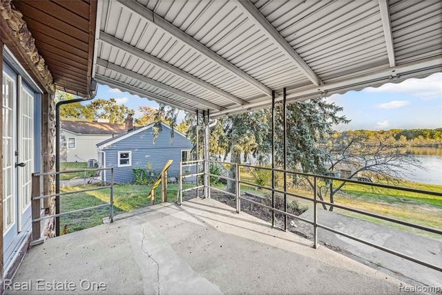 2739 Lakeridge, Wixom, MI 48393