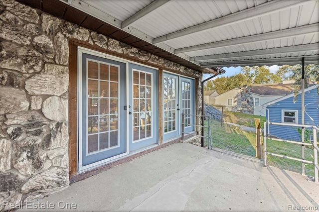 2739 Lakeridge, Wixom, MI 48393