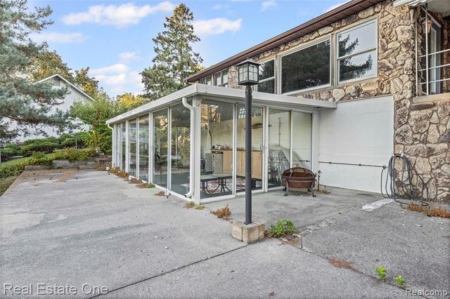 2739 Lakeridge, Wixom, MI 48393