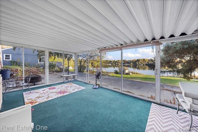 2739 Lakeridge, Wixom, MI 48393