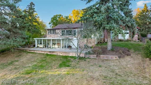 2739 Lakeridge, Wixom, MI 48393