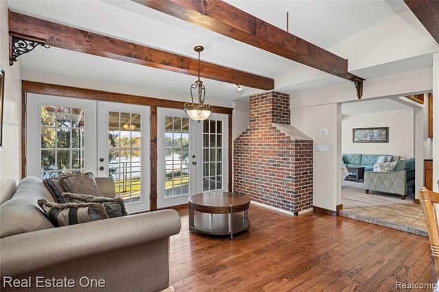 2739 Lakeridge, Wixom, MI 48393