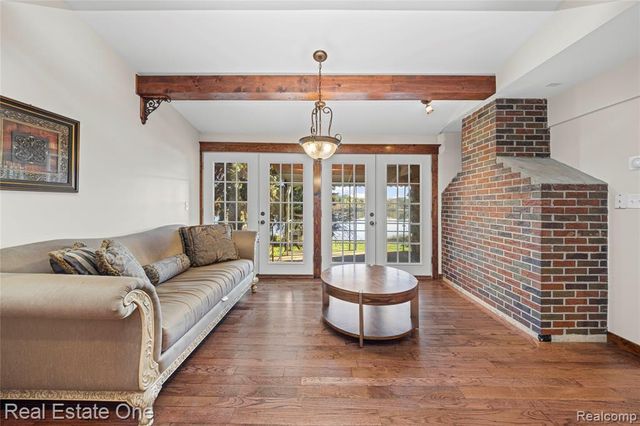 2739 Lakeridge, Wixom, MI 48393