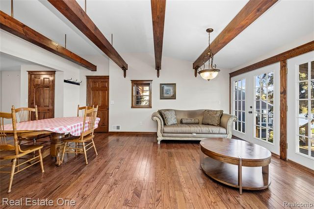 2739 Lakeridge, Wixom, MI 48393