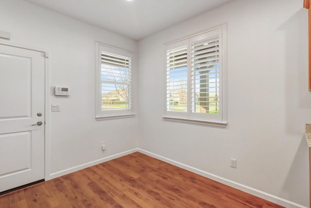 7925 Peak Forest Way, Elk Grove, CA 95757