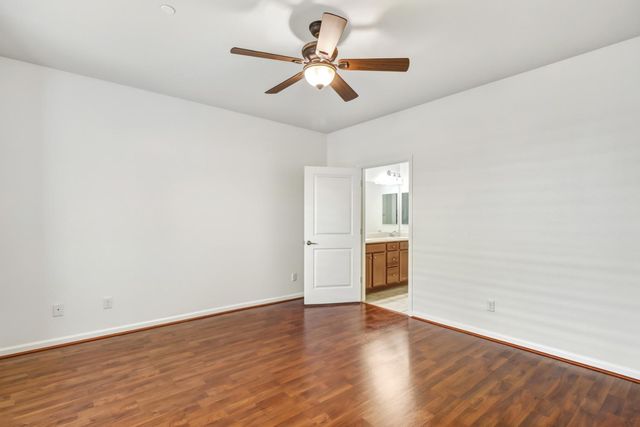 7925 Peak Forest Way, Elk Grove, CA 95757