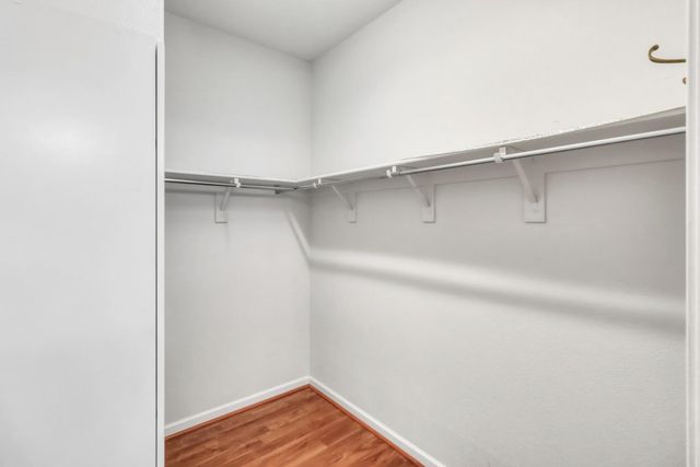 7925 Peak Forest Way, Elk Grove, CA 95757