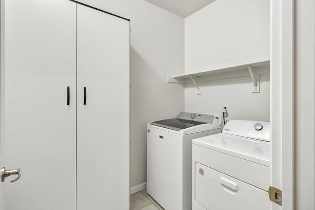 7925 Peak Forest Way, Elk Grove, CA 95757