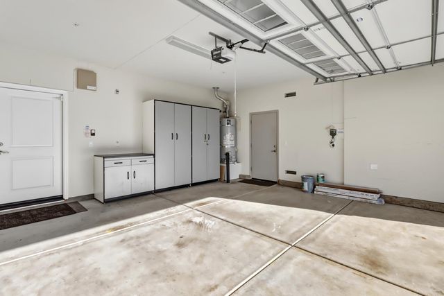 7925 Peak Forest Way, Elk Grove, CA 95757