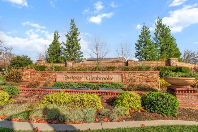 7925 Peak Forest Way, Elk Grove, CA 95757