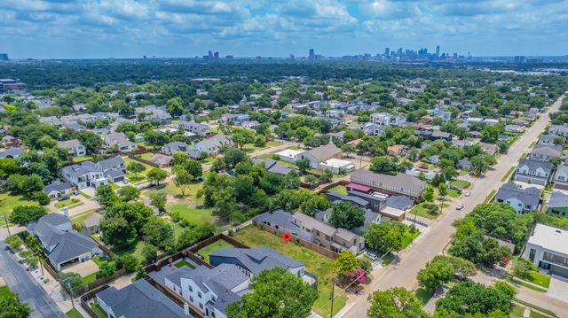 7610 Roper Street, Dallas, TX 75209