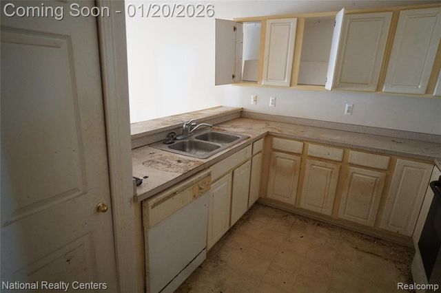 9025 Newport Way 24, Livonia, MI 48150