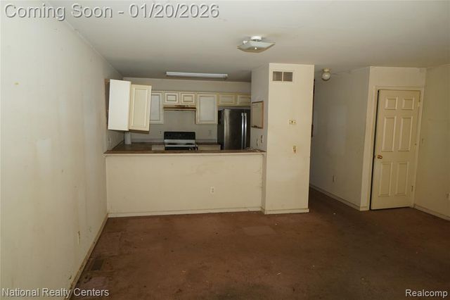 9025 Newport Way 24, Livonia, MI 48150