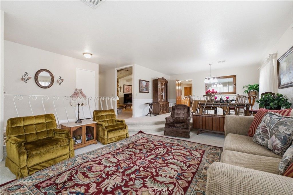 Image 16 of property listing at 303 Susan Court, Palmdale, CA 93551