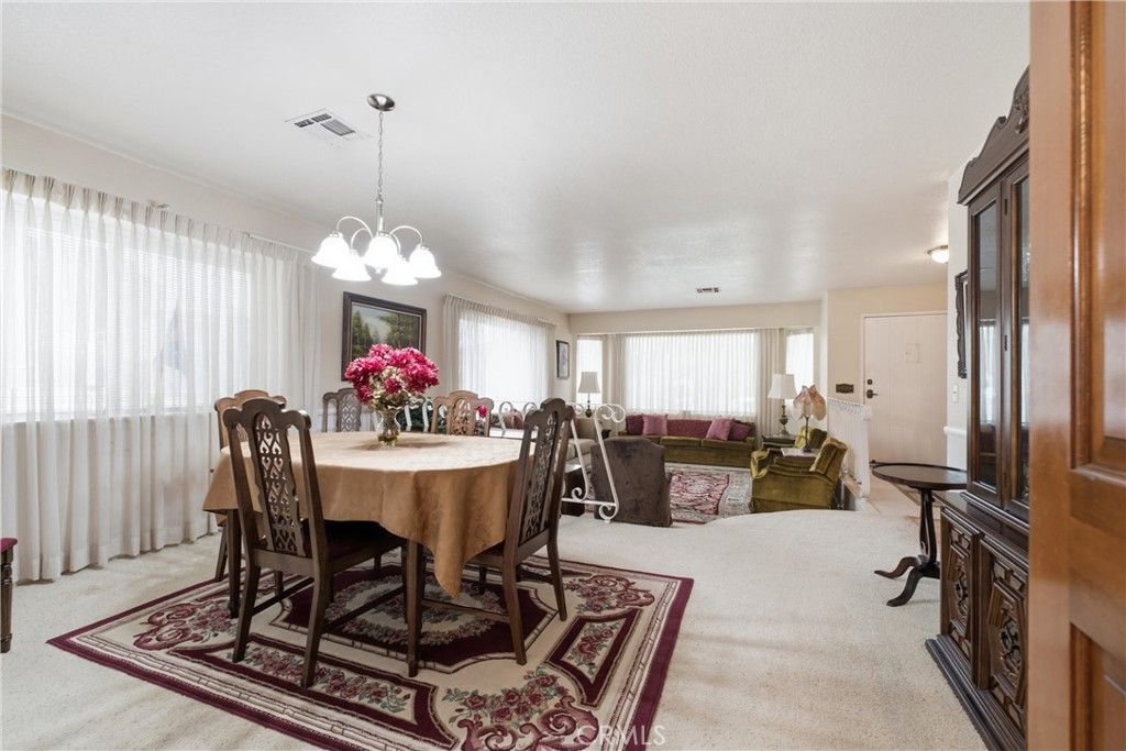 Image 19 of property listing at 303 Susan Court, Palmdale, CA 93551