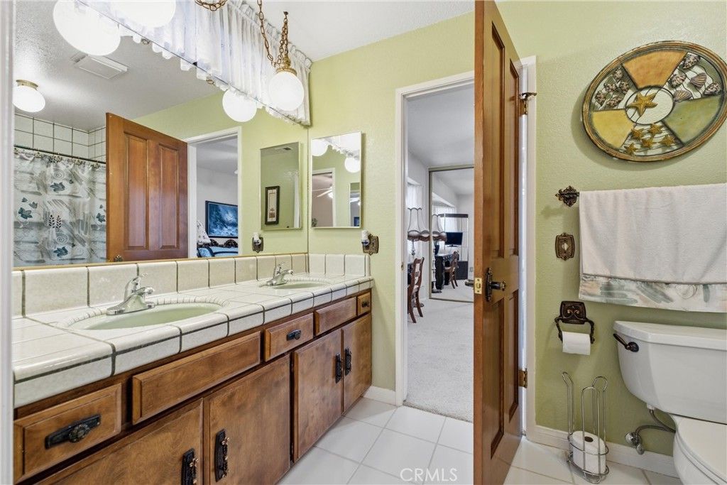 Image 25 of property listing at 303 Susan Court, Palmdale, CA 93551