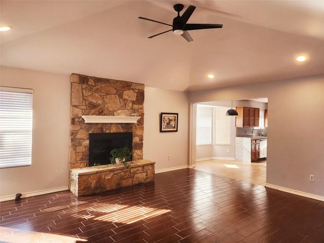 6210 Lotus Drive, Arlington, TX 76001