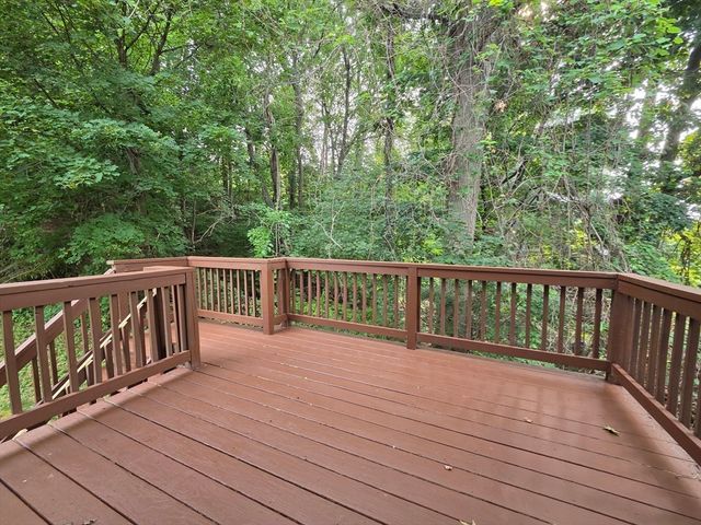 23 Fenton Dr, Worcester, MA 01602